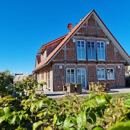 Gemuetliches Mit Garten Und Grill * Kalkhorst