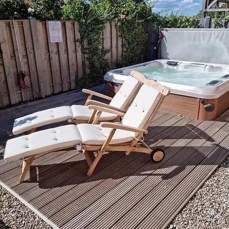 Gemuetliches Mit Garten Und Grill Kalkhorst